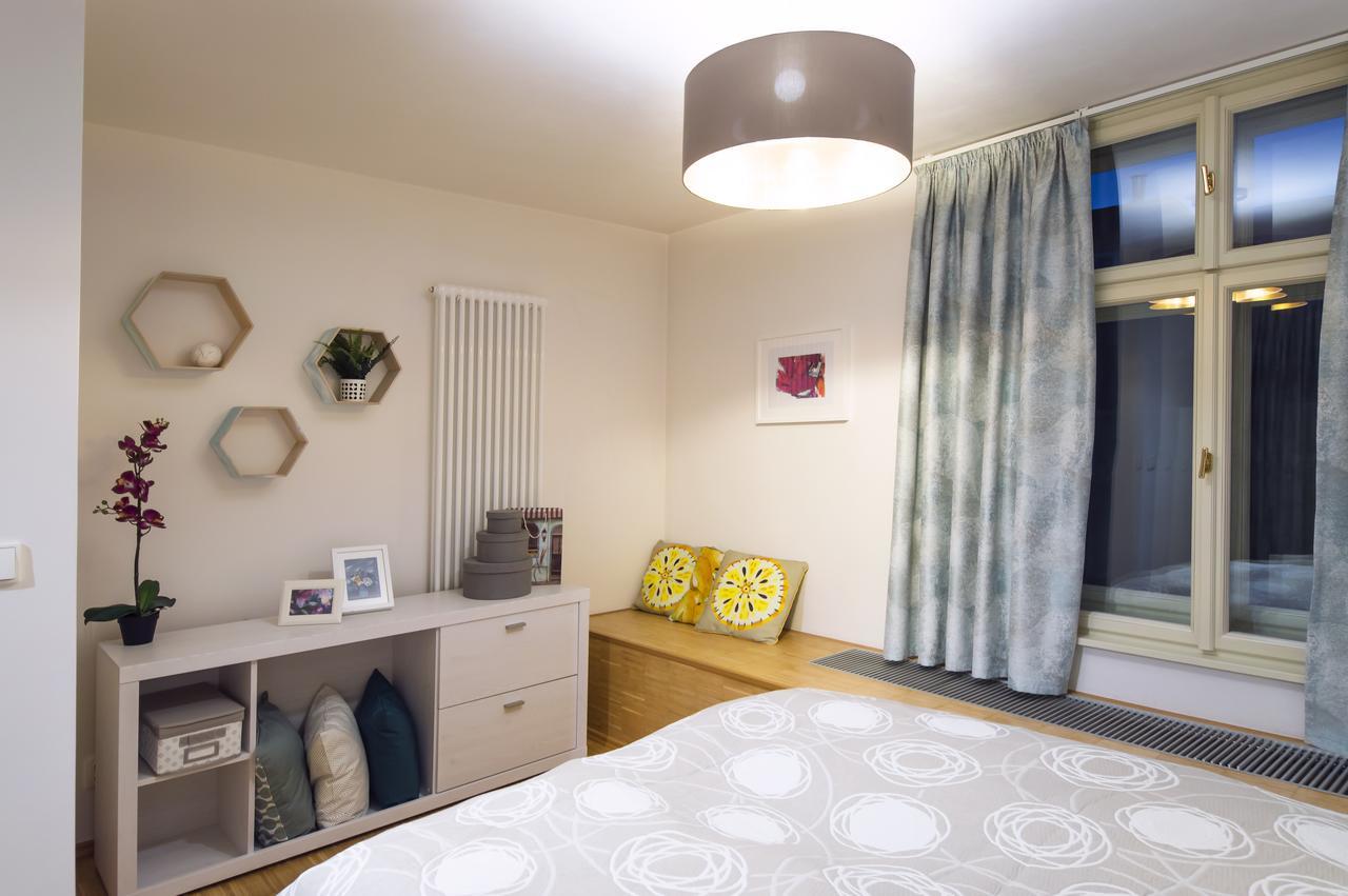 Modern Apartment Charvatova Prag Eksteriør billede