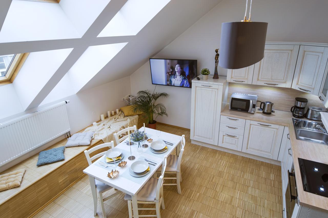Modern Apartment Charvatova Prag Eksteriør billede