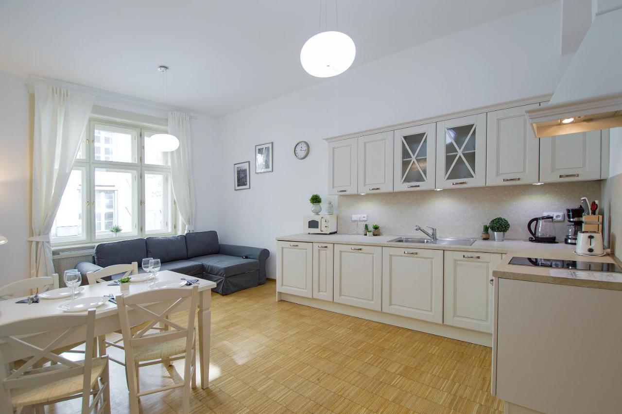 Modern Apartment Charvatova Prag Eksteriør billede